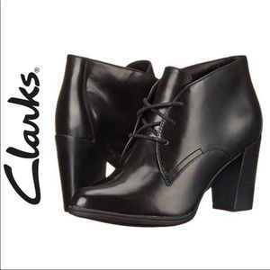 Sz 6 Clark ankle boots